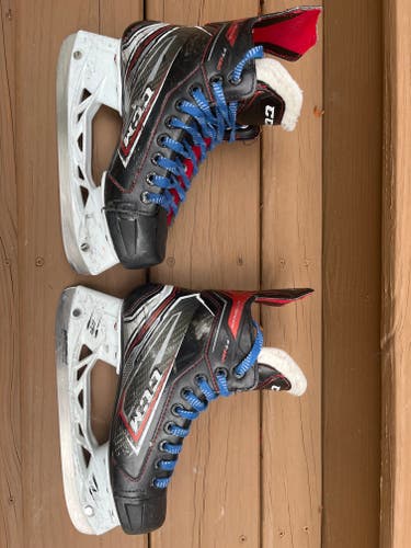 CCM JetSpeed FT460 Hockey Skates Regular Width Size 4.5 (Used)