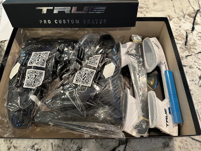 2025 True Custom SVH Pro Two Piece Hockey Goalie Skates Wide Width 10.5 (New)