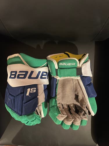 Carolina Whalers Bauer Supreme 1S Gloves 14" Pro Stock Green, White, Blue Pesce Rare