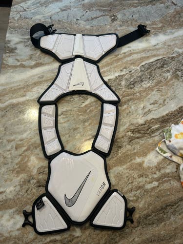 Small Adult Nike Vapor Elite Shoulder Pads (Used)