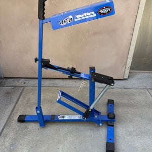 Louisville Slugger Blue Flame Pitching Machine