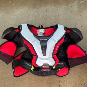Men's Medium Senior Bauer Vapor Hyperlite Shoulder Pads (New)