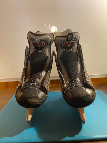 Easton S15 Composite Hockey Skates Regular Width Size 2 (Used)