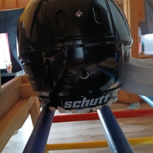 Medium Youth Schutt F7 LX1 Helmet (New)