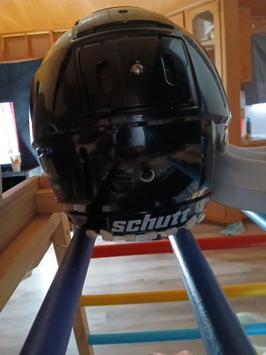 Medium Youth Schutt F7 LX1 Helmet (New)