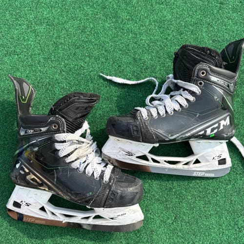 Senior CCM RibCor 100k Pro Hockey Skates (Regular) Size 8 (Used)