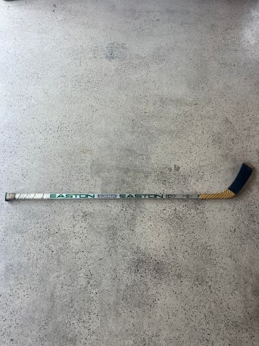 Easton HX 4800 aluminum silver and green  Hockey Stick screams 90’s hockey