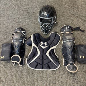 Youth Under Armour Victory Series Catcher's Set (Ages 9-12)