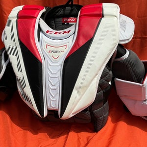 CCM Extreme Flex E5.9 Goalie Chest Protector - Intermediate - Small (Used)