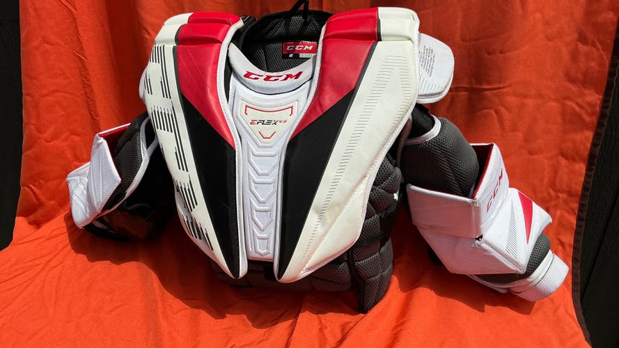 CCM Extreme Flex E5.9 Goalie Chest Protector - Intermediate - Small (Used)
