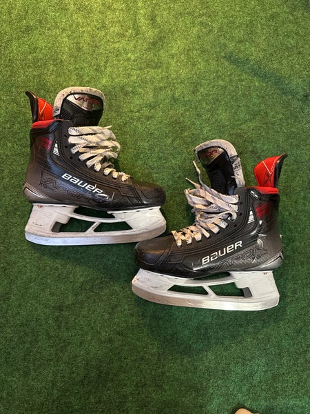 Intermediate Bauer Vapor X5 Pro Hockey Skates (Fit 2) Size 5.5 (Used)