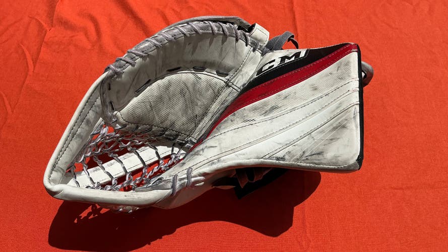 CCM Extreme Flex 5.9 Goalie Glove - Intermediate - Regular (Used)