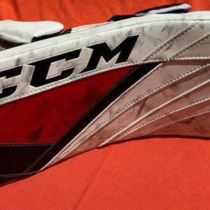 CCM Extreme Flex 5.9 Goalie Blocker - Intermediate - Regular (Used)