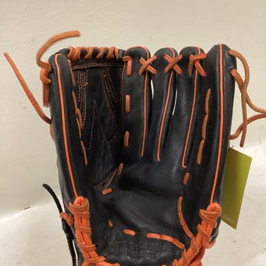 Used Demarini WTA08RS16D114 RHT BB/SB Glove RH Throw Black 14" 11725-S000490577