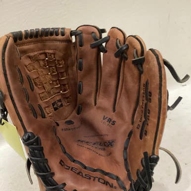 Used Easton EKP9500 BB/SB Glove RH Throw Black 9 1/2" 11725-S000490589