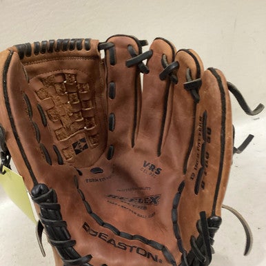 Used Easton EKP9500 BB/SB Glove RH Throw Black 9 1/2" 11725-S000490589