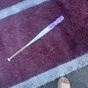 2021 Easton Amethyst Alloy Bat (-11) 21 oz 32" Lightly used