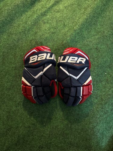 Red & Blue Junior Bauer Vapor X800 Gloves 11" (Used)