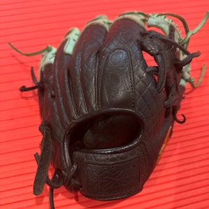 RH Infield Baseball Glove 11.5" (Used)