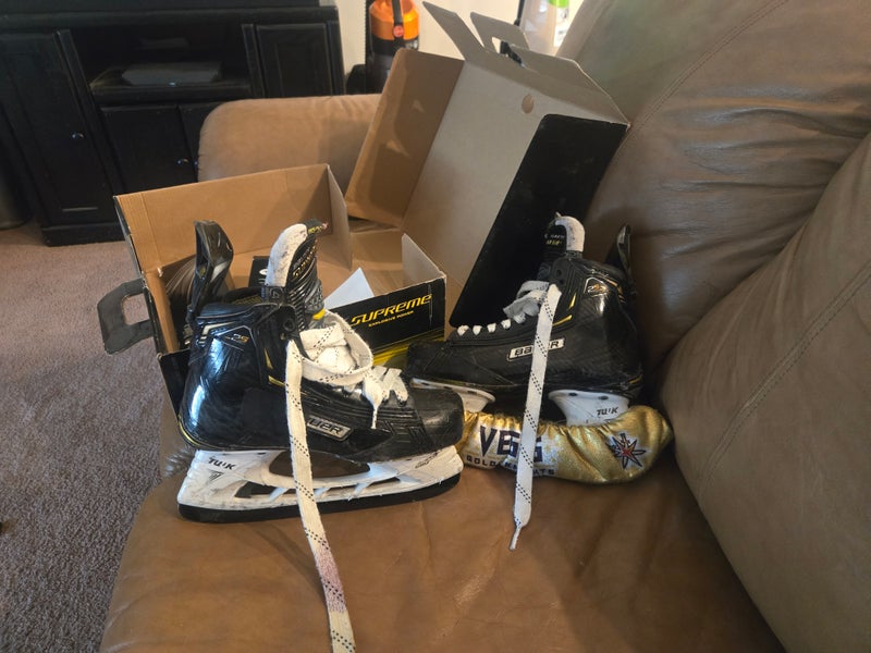 Bauer Supreme 2S Pro Hockey Skates Size 5.5 (Used)