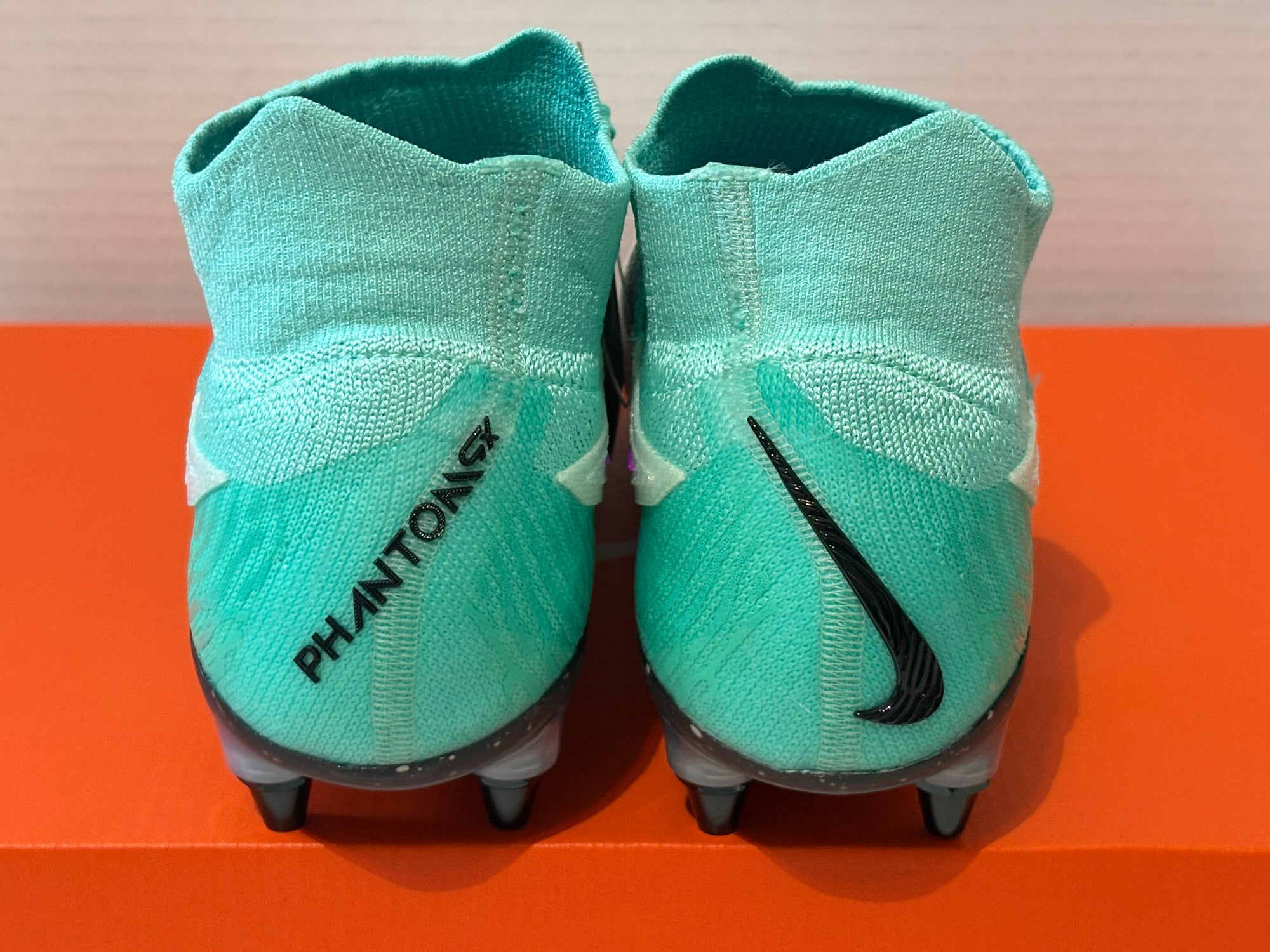 Size 6.5 NIKE PHANTOM GX ELITE DF SG-PRO 