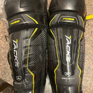 Junior CCM Tacks 7092 11" Shin Pads (Used)