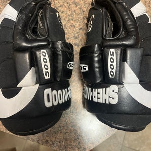 Sher-Wood Gloves (Used) 5000 size 12.5