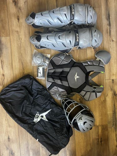 All Star System 7 Axis Pro Adult Catcher's Set (Used)