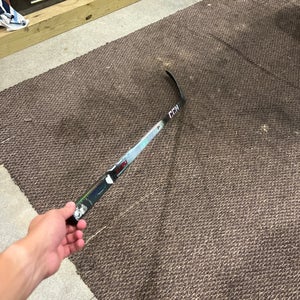 Used Intermediate CCM Jetspeed FT8 Pro Right Handed Hockey Stick P28M  )