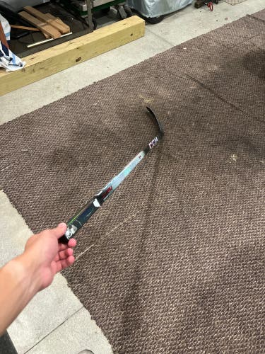 Used Intermediate CCM Jetspeed FT8 Pro Right Handed Hockey Stick P28M )