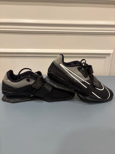 Black Men's Size M 12.0 (W 13.0) Adult Nike Romaleos 4 Weightlifting Shoes (New) VO2
