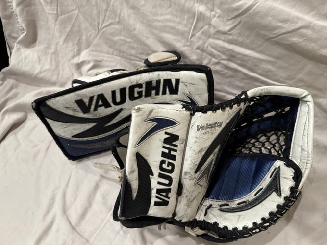Vaughn Velocity 7250 Glove & Blocker Regular (Used)