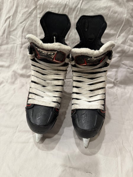 Junior CCM JetSpeed FT370 Hockey Skates Size 3 (Used)