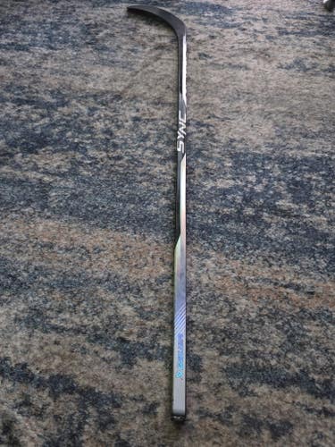 Intermediate Bauer Nexus Sync Right Handed Hockey Stick P92 (Used)