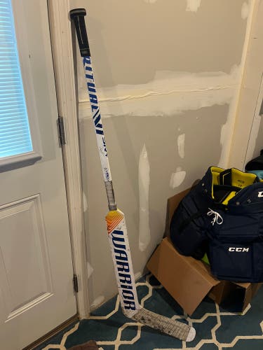 Intermediate Warrior Ritual V1 SR Regular Goalie Stick 23.5" Paddle (Used)