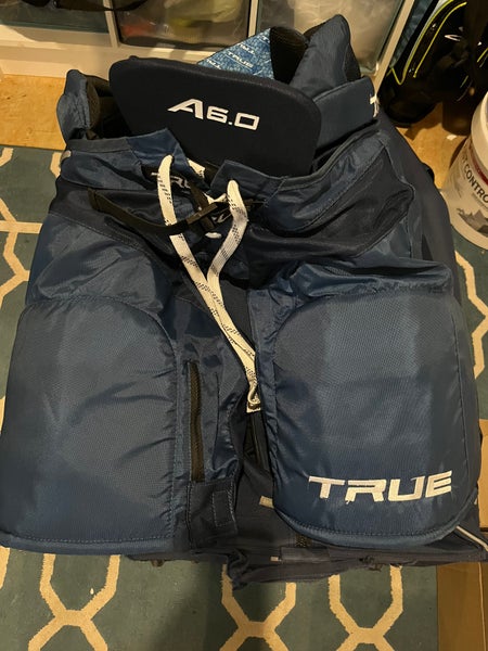 Men's Senior Medium True A6.0 Hockey Pants (Used)