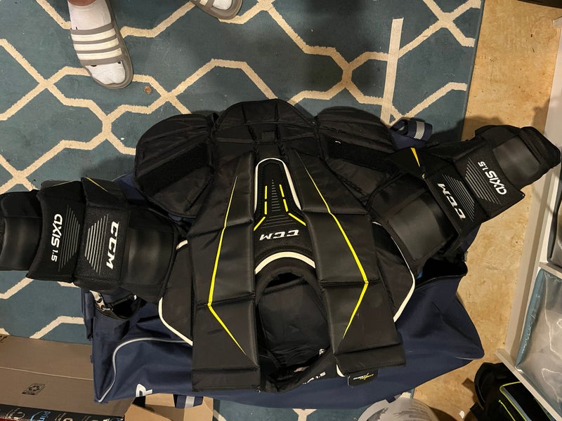 Large/Extra Large CCM Axis A1.5 Goalie Chest Protector (Used)