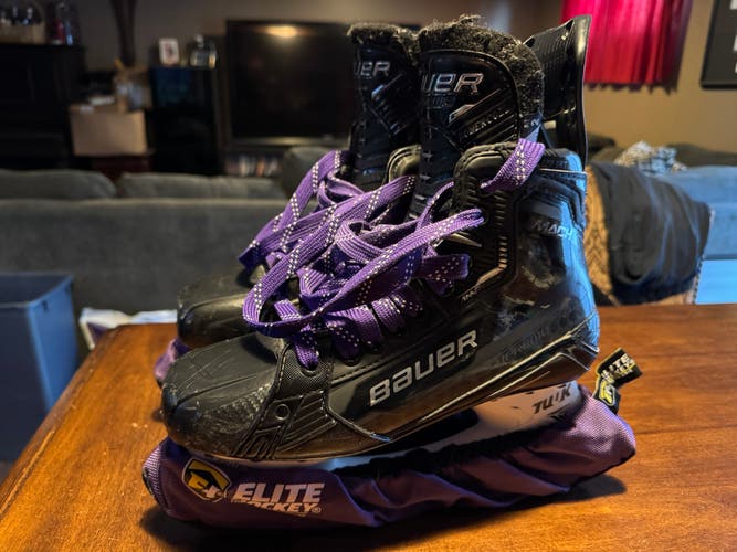 2023 Bauer Supreme Mach Hockey Skates 7 (Used)