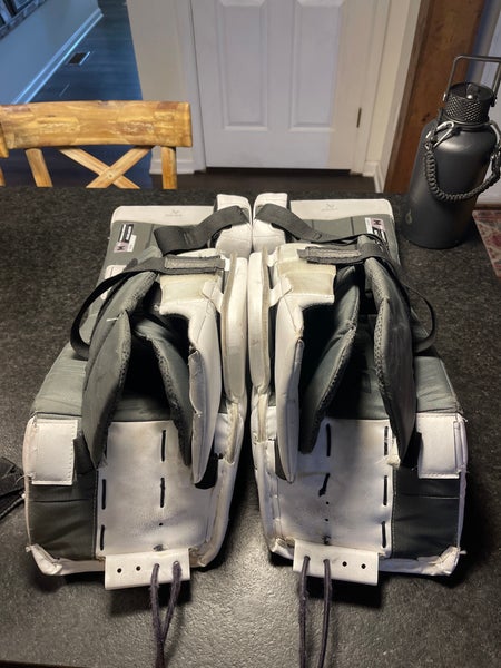Medium Bauer GSX Goalie Leg Pads (Used)