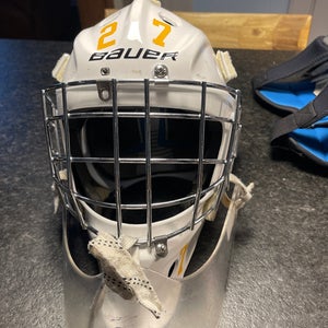 Senior Small/Medium Bauer 930 Goalie Mask (Used)