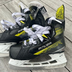 2023 Bauer Vapor X4 Hockey Skates Regular Width 13 (Used)