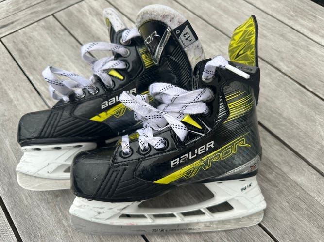2023 Bauer Vapor X4 Hockey Skates Regular Width 13 (Used)