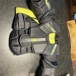 Large/Extra Large Warrior RITUAL X4 E Goalie Chest Protector (Used)