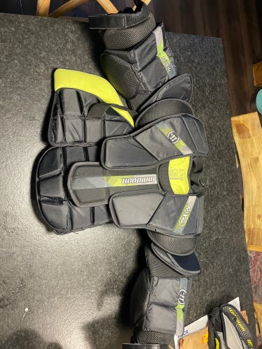 Large/Extra Large Warrior RITUAL X4 E Goalie Chest Protector (Used)