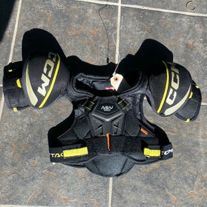 Medium Youth CCM Tacks AS-V Pro Shoulder Pads (Used)