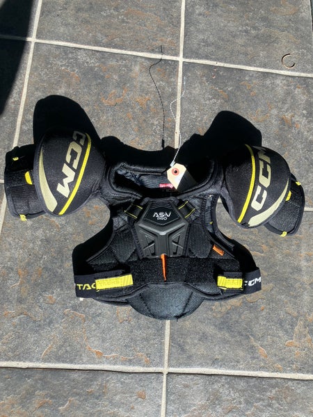 Medium Youth CCM Tacks AS-V Pro Shoulder Pads (Used)