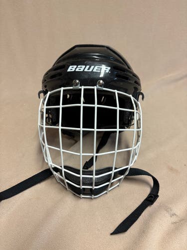 Large Bauer HH5000 Helmet (Used)