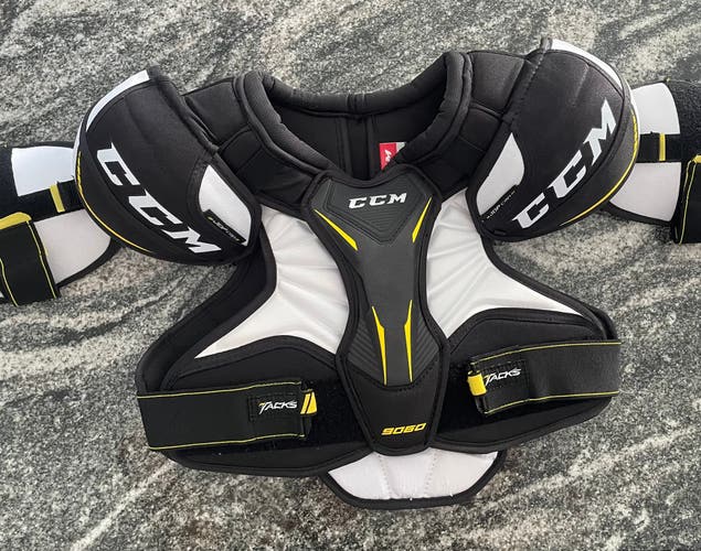 Small Senior CCM Tacks 9060 Shoulder Pads (Used)