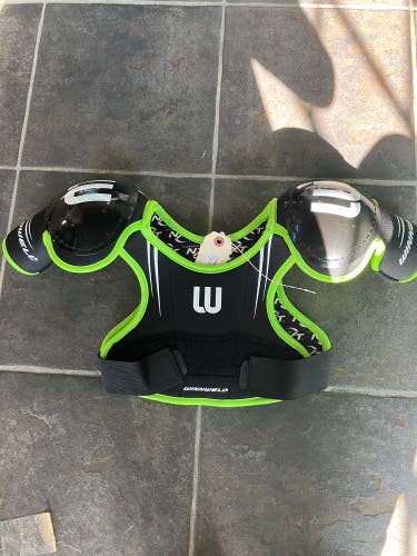 Medium Youth Winnwell Shoulder Pads (Used)
