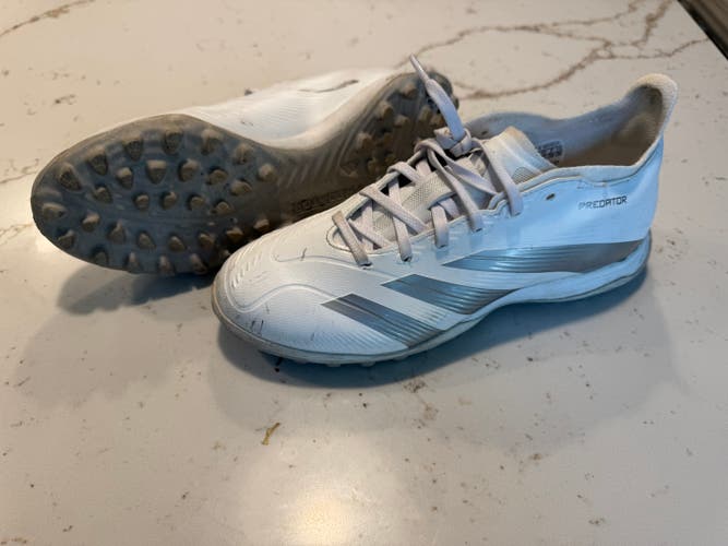 White Unisex Size M 4.0 (W 5.0) Adidas Predator Edge Turf Cleats Cleats (Used)